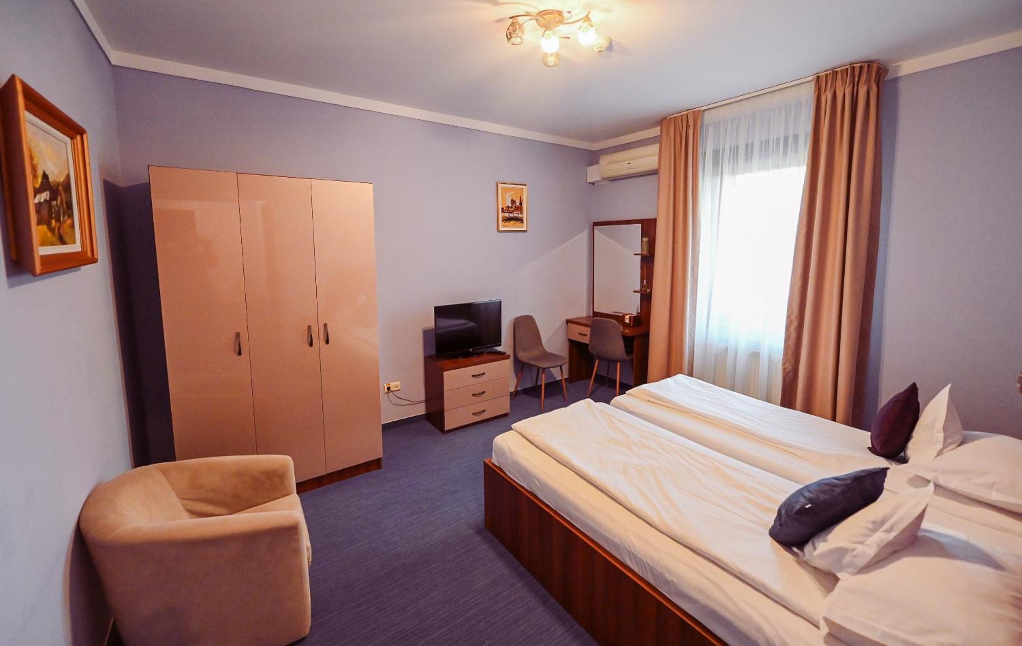Conacul Domnesc Hotel Scheia Exterior foto
