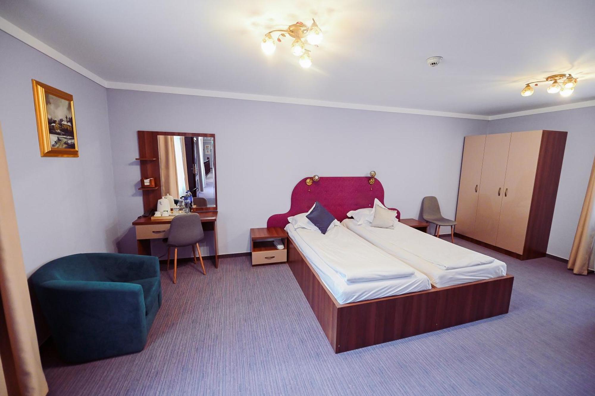 Conacul Domnesc Hotel Scheia Exterior foto