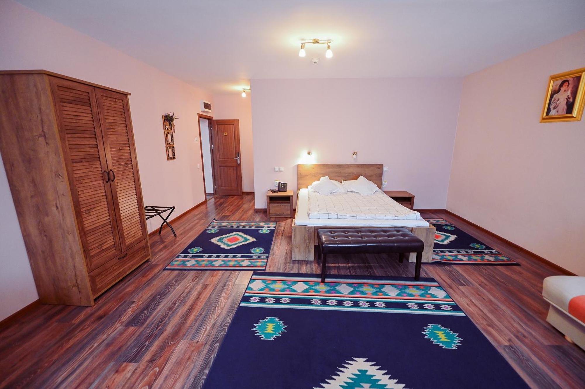 Conacul Domnesc Hotel Scheia Exterior foto